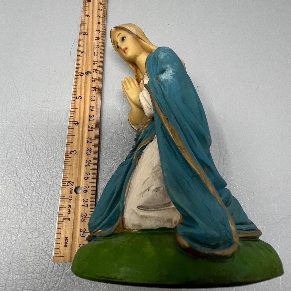 Vintage Virgin Mary Figurine Nativity Creche Hand Painted in Italy 7‎ inch